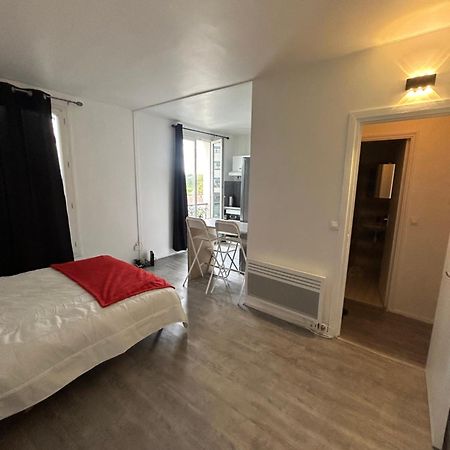 Studio Tres Lumineux Et Equipee En Pleine Avenue ! Ле-Кримлен-Бисетр Экстерьер фото